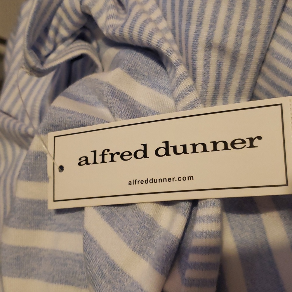 Alfred Dunner Lady's V-Neck Short Sleeved Lace Bodice Asymmetrical Tee - Picture 7 of 10